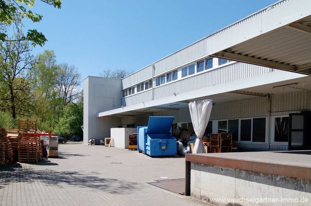 Halle in Hohenbrunn, 2.700 m² Weichselgartner Immobilien