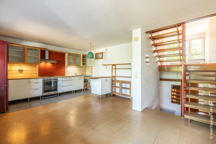 Bezugsfreies Split-Level Reihenhaus mit großem Garten und Einzelgarage - Koch-/Essbereich
