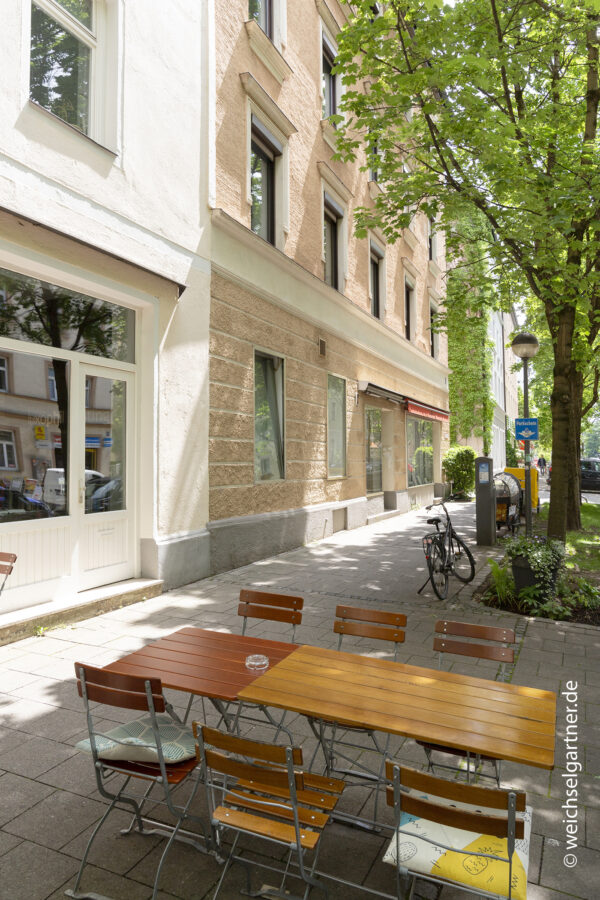 Vermietete 3-Zimmerwohnung mit Wohnküche und kleinem Balkon im Denkmal-Altbau von 1899 - Die Astallerstraße