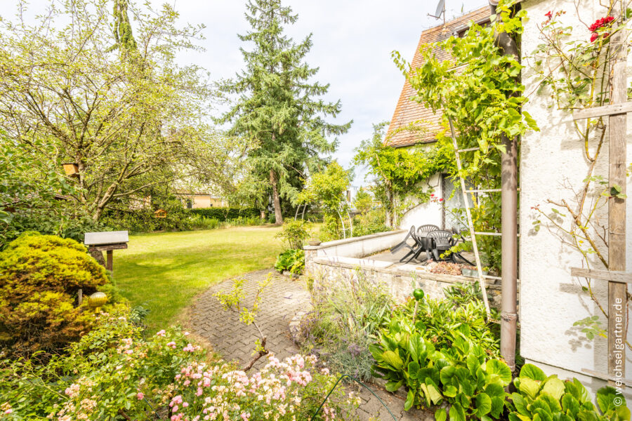 Attraktives Wohnbaugrundstück unweit des Riemer Parks für 2 EFHs oder 2 DHHs - Blick in den Garten
