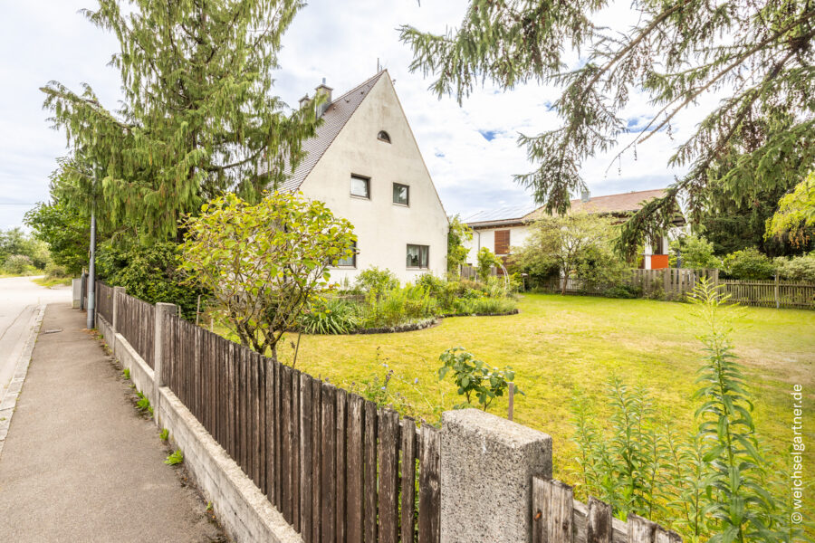 Attraktives Wohnbaugrundstück unweit des Riemer Parks für 2 EFHs oder 2 DHHs - Blick auf das Grundstück
