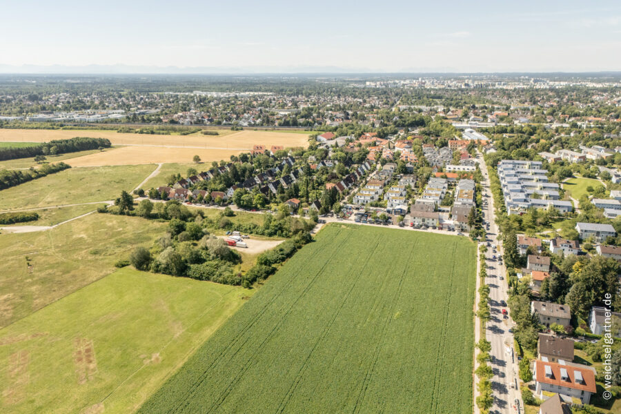 Attraktives Wohnbaugrundstück unweit des Riemer Parks für 2 EFHs oder 2 DHHs - Drohenbildaufnahme