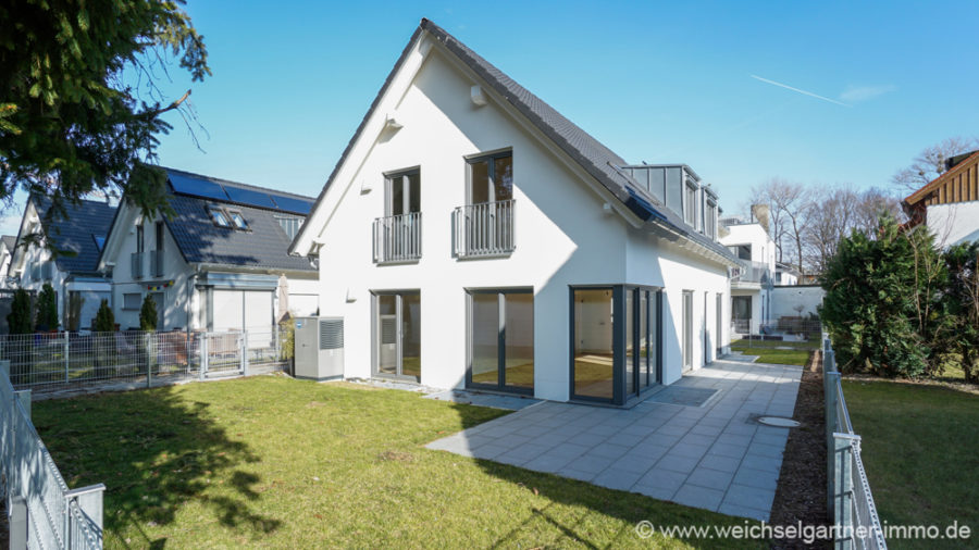 Erstbezug: Sonniges freistehendes Einfamilienhaus in ruhiger und grüner Wohnlage - Hausansicht