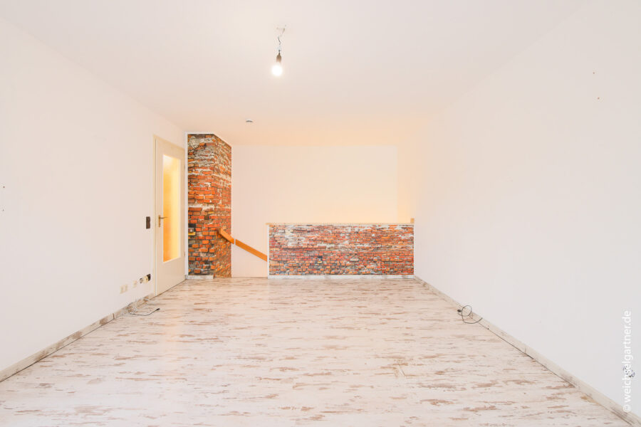 Bezugsfreie Gartenwohnung in guter Lage - Geräumiger Wohnbereich