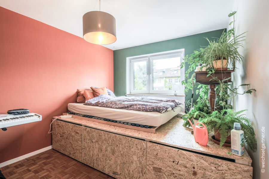 Großzügiges 7-Zimmer-Reihenmittelhaus mit weiterem Ausbaupotenzial und Einzelgarage - Drittes Zimmer im 1. OG