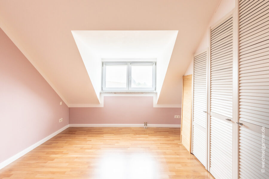 Bezugsfreie Dachterrassenwohnung in beliebter Wohnlage - Schlafzimmer