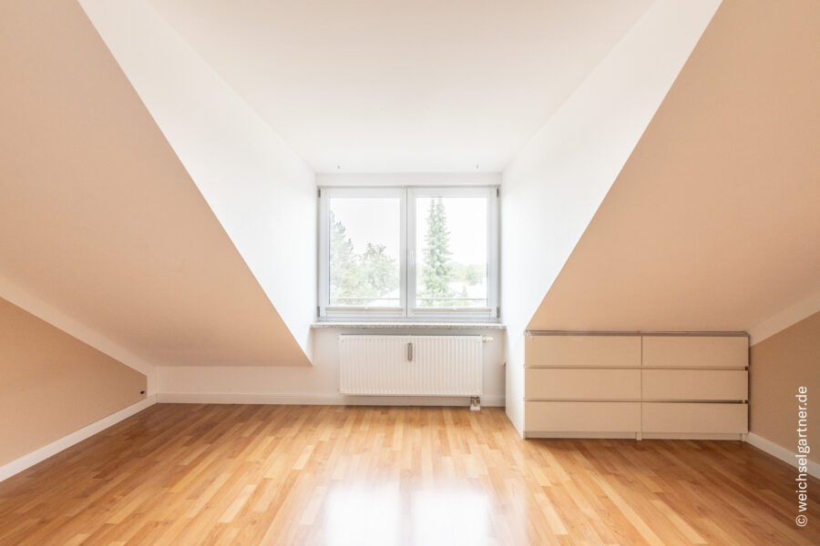 Bezugsfreie Dachterrassenwohnung in beliebter Wohnlage - Weitere Ansicht