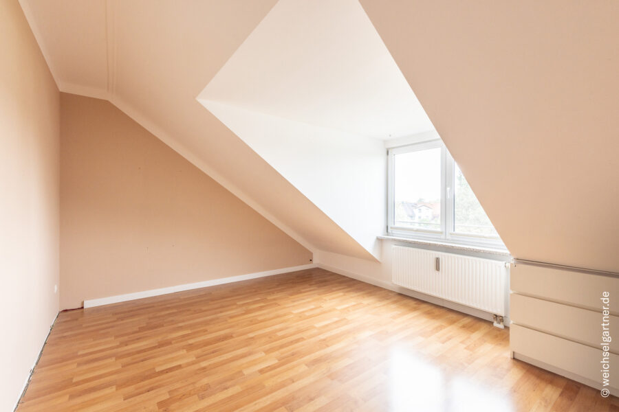 Bezugsfreie Dachterrassenwohnung in beliebter Wohnlage - Gäste-/Arbeits-/Kinderzimmer