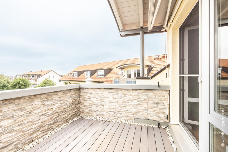 Bezugsfreie Dachterrassenwohnung in beliebter Wohnlage - Überdachter Südwest-Balkon