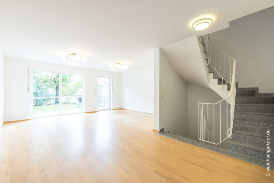 Großzügiges Reihenmittelhaus mit sonnigem Südwest-Garten; das ideale Zuhause für Familien - Lichtdurchfluteter Wohnbereich