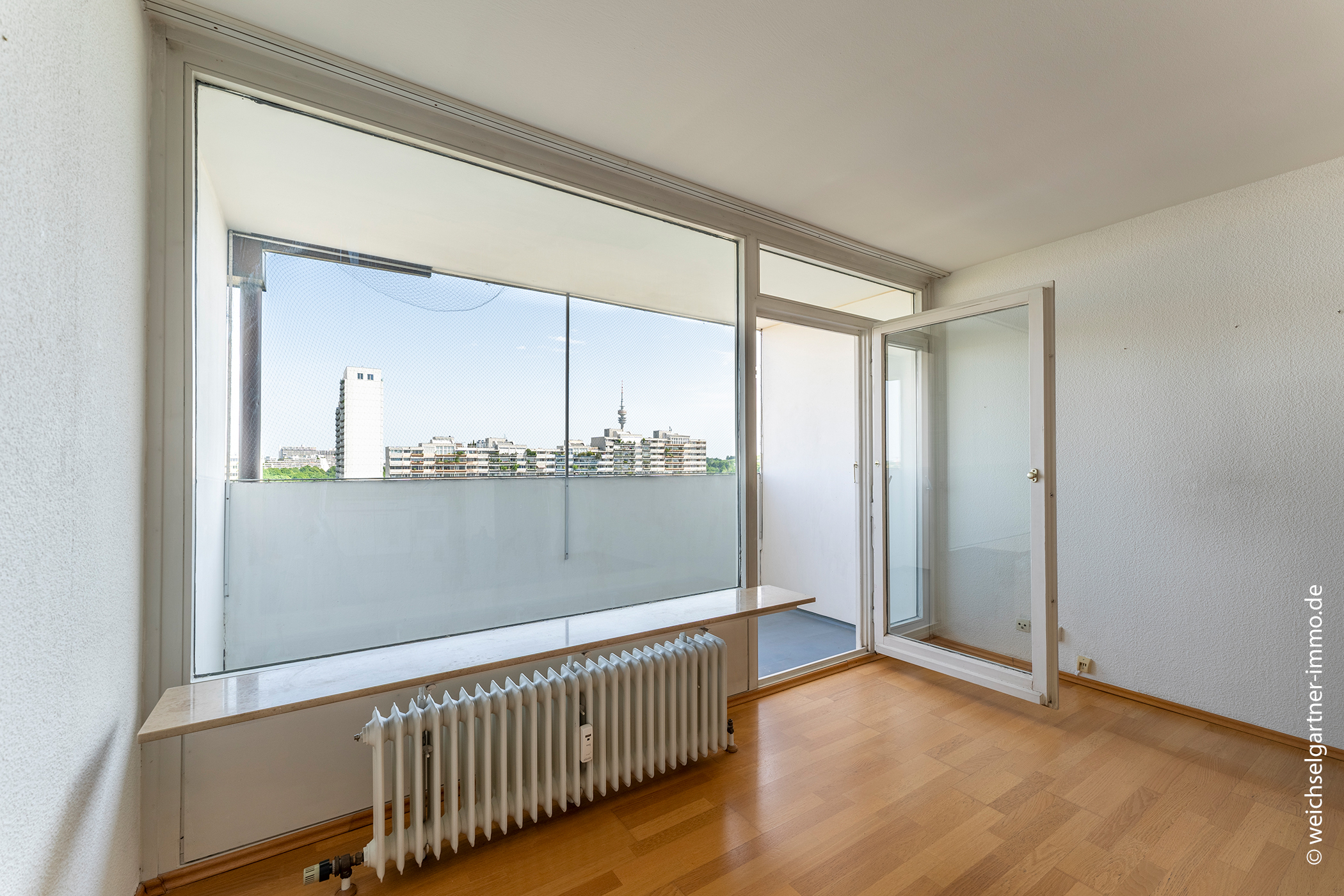 Appartement mit Blick auf den Olympiapark, 80993 München, Etagenwohnung