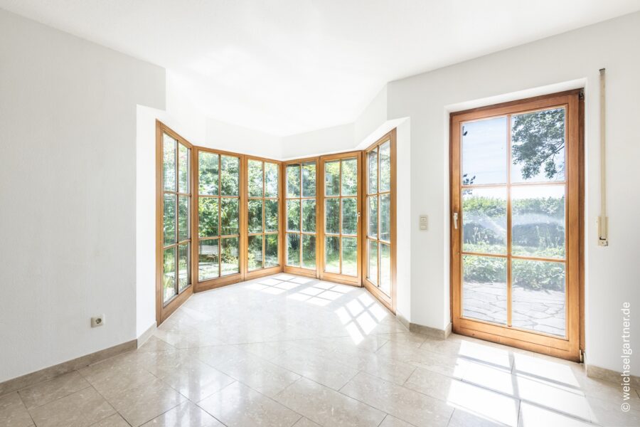 Idyllische Garten-Maisonette in ruhiger Feldrandlage – sonnige Südwest-Ausrichtung und 2 Stellplätze - Erker mit schönem Gartenblick