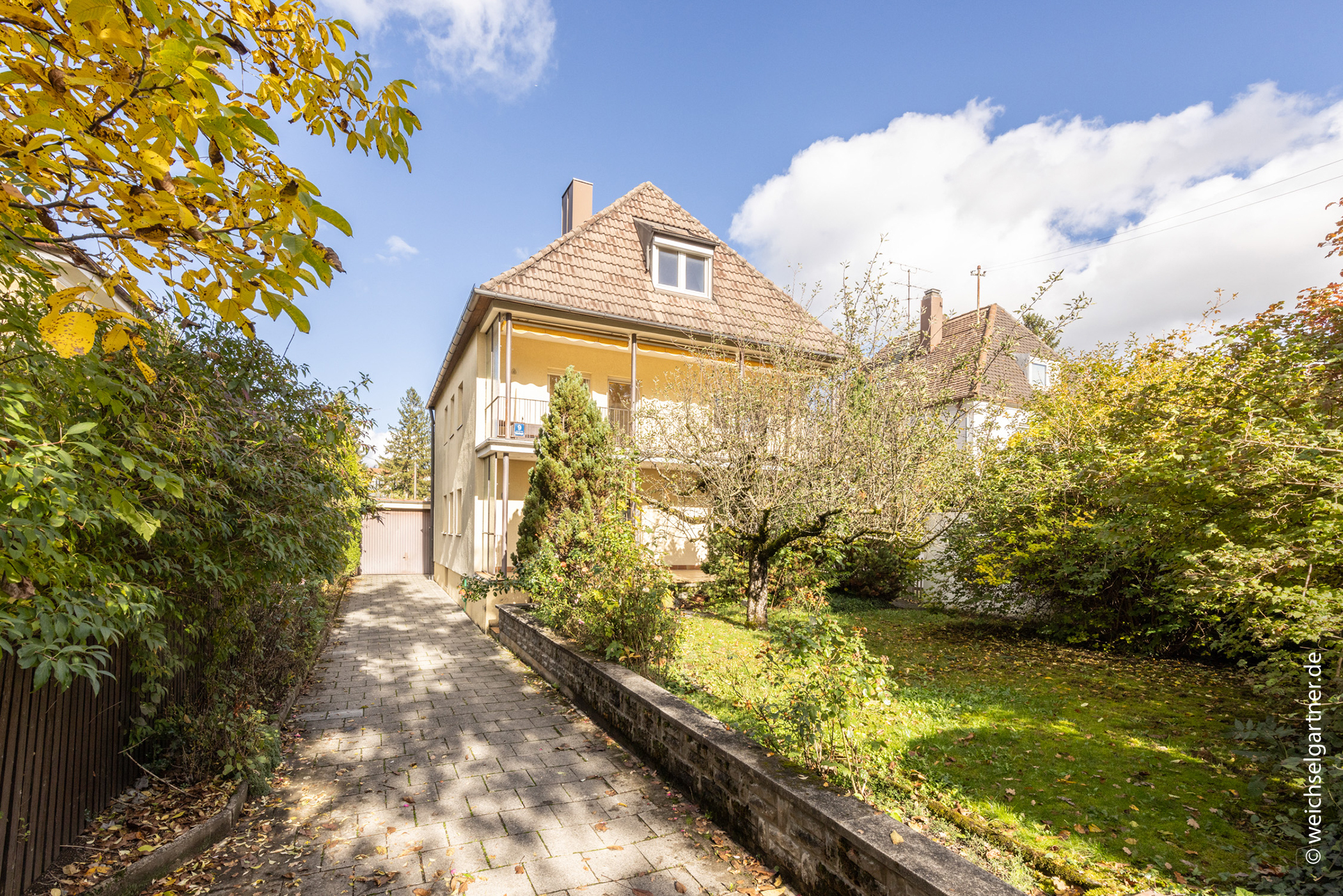 Einfamilienhaus mit viel Potential auf traumhaften Süd-West-Grundstück, 81673 München, Einfamilienhaus