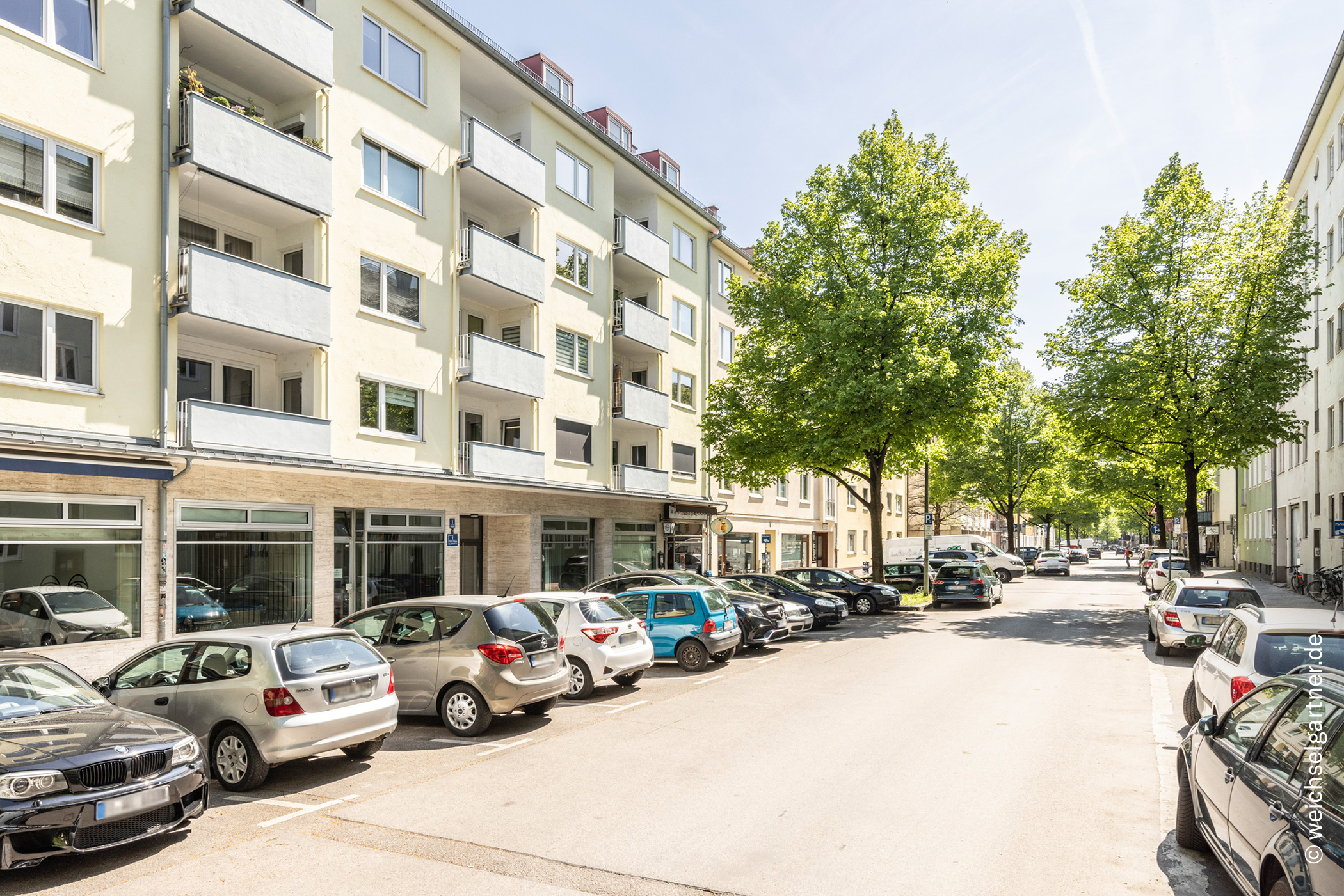 Sanierungsbedürftige Eigentumswohnung mit Südwest-Loggia in erstklassiger Wohnlage unweit der Isar, 81543 München, Etagenwohnung