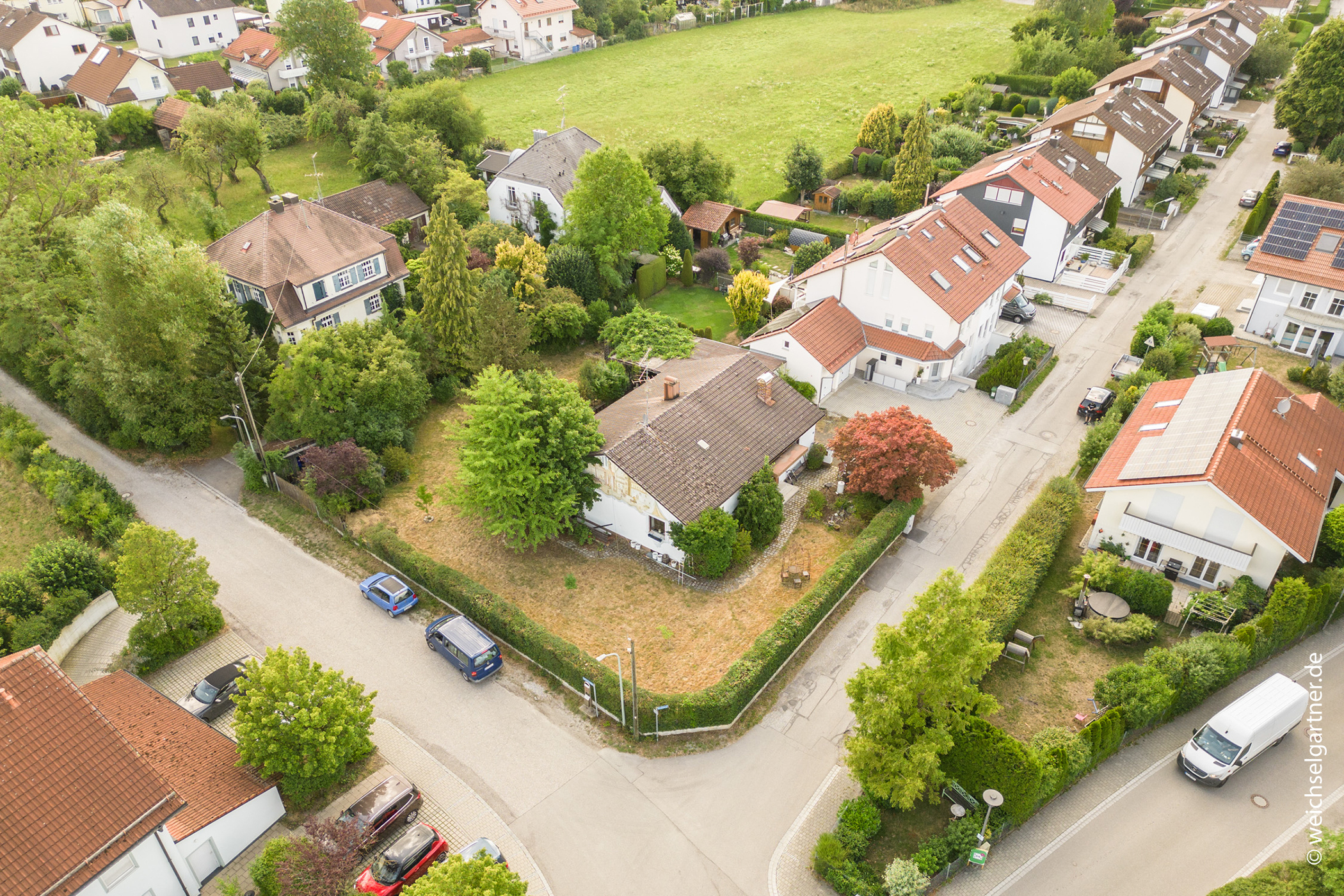 Schönes Baugrundstück in wunderbarer Ortslage für großzügiges Ein-/Zweifamilienhaus oder 2 DHHs, 85661 Forstinning, Wohngrundstück