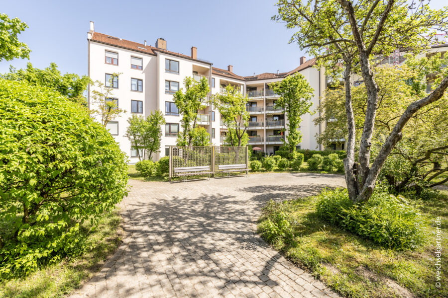 Vermietete Eigentumswohnung mit Süd-Loggia in den grünen Innenhof - Vermietete Eigentumswohnung