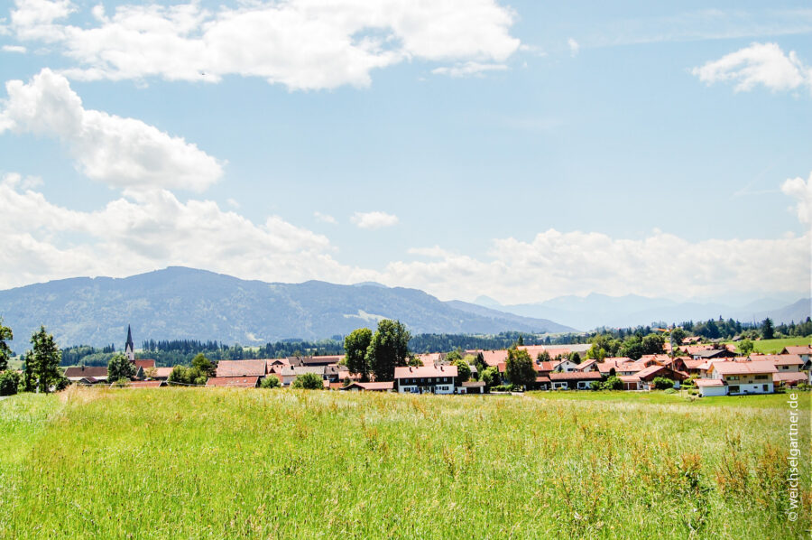 Herrliches Grundstück mit Bergblick - Blick über Ellbach
