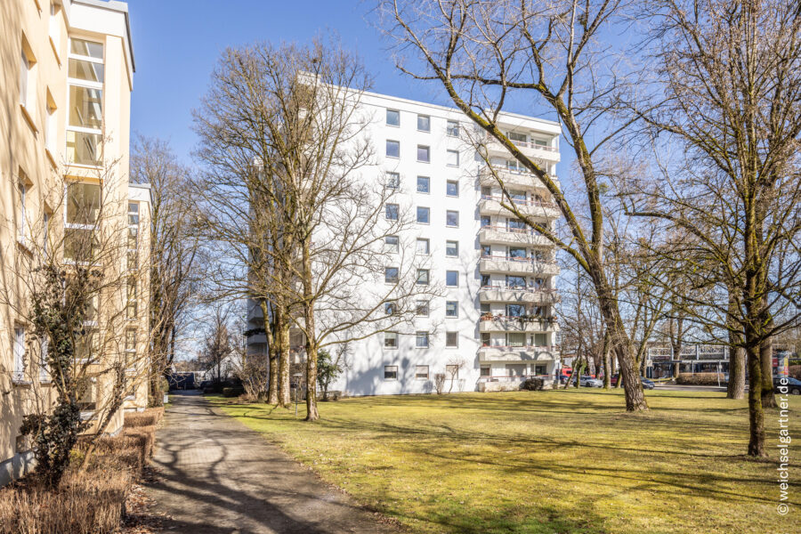 Vermietete 3-Zimmer-Eigentumswohnung mit schönem Balkon und TG-Einzelstellplatz - Parkähnliches Grundstück