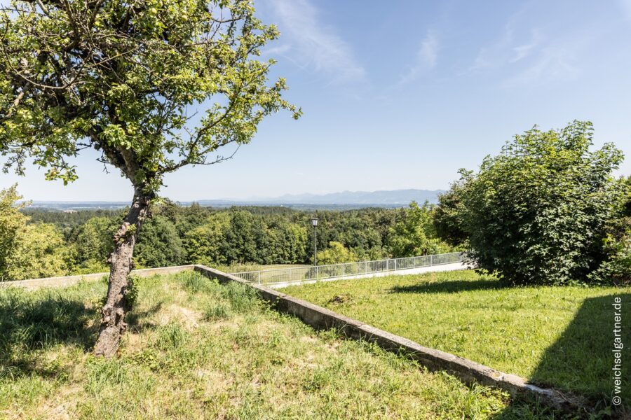 Traumhaftes Baugrundstück in Höhenlage mit unverbaubarem Bergblick - Blick aus dem Garten