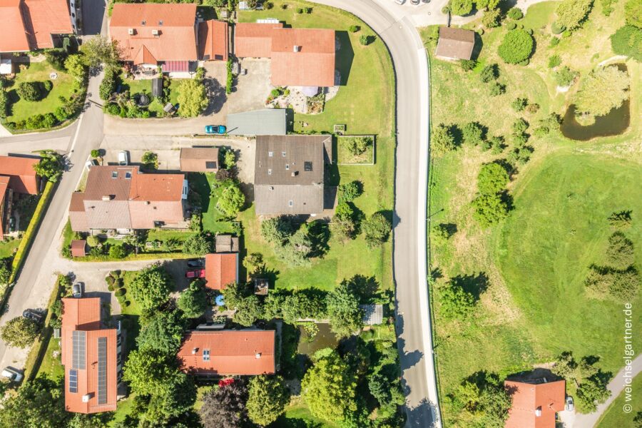 Traumhaftes Baugrundstück in Höhenlage mit unverbaubarem Bergblick - Vogelperspektive