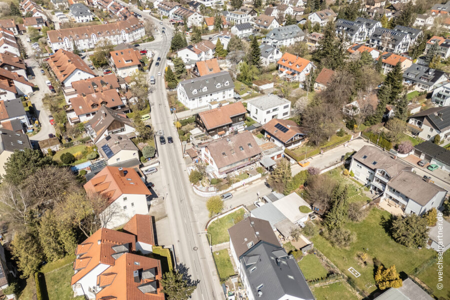 Gelegenheit: Grundstück mit Mehrfamilienhaus und 4,5% Rendite - Das Gebäude von der Ostsseite