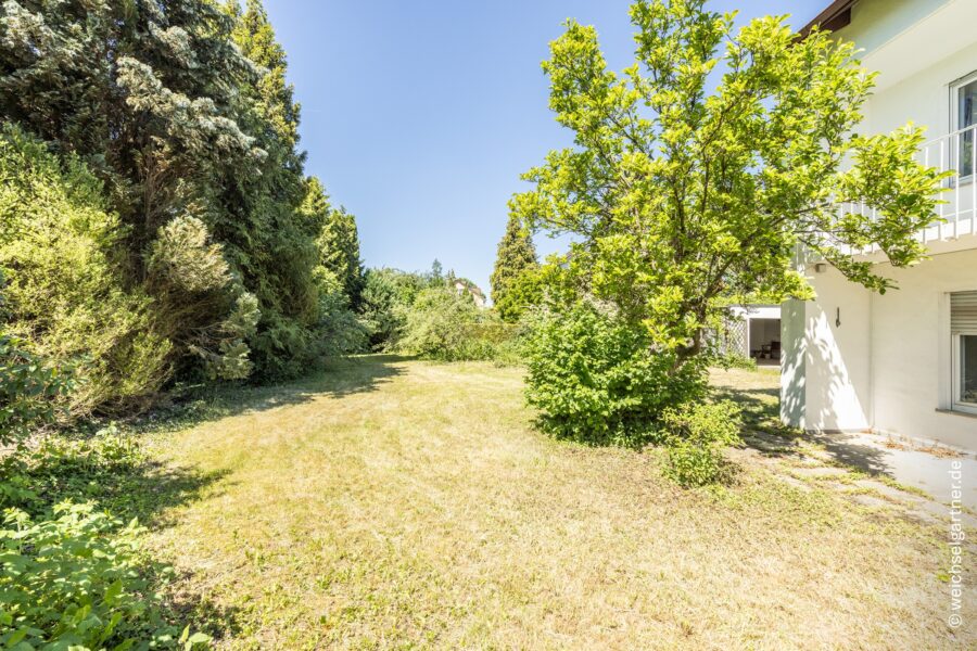 Exklusives Wohnbaugrundstück mit Süd-Ausrichtung für hochwertige Neubebauung - Blick von der Terrasse