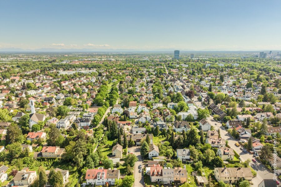 Exklusives Wohnbaugrundstück mit Süd-Ausrichtung für hochwertige Neubebauung - Umgebungsaufnahme nach Süden
