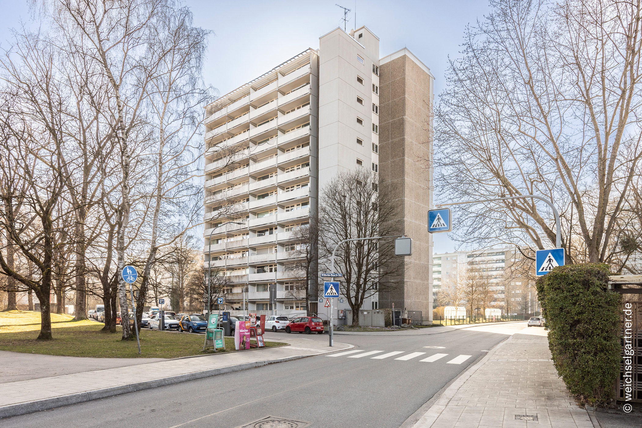Vermietetes Appartement mit praktischem Grundriss und großer Loggia, 81477 München, Erdgeschosswohnung