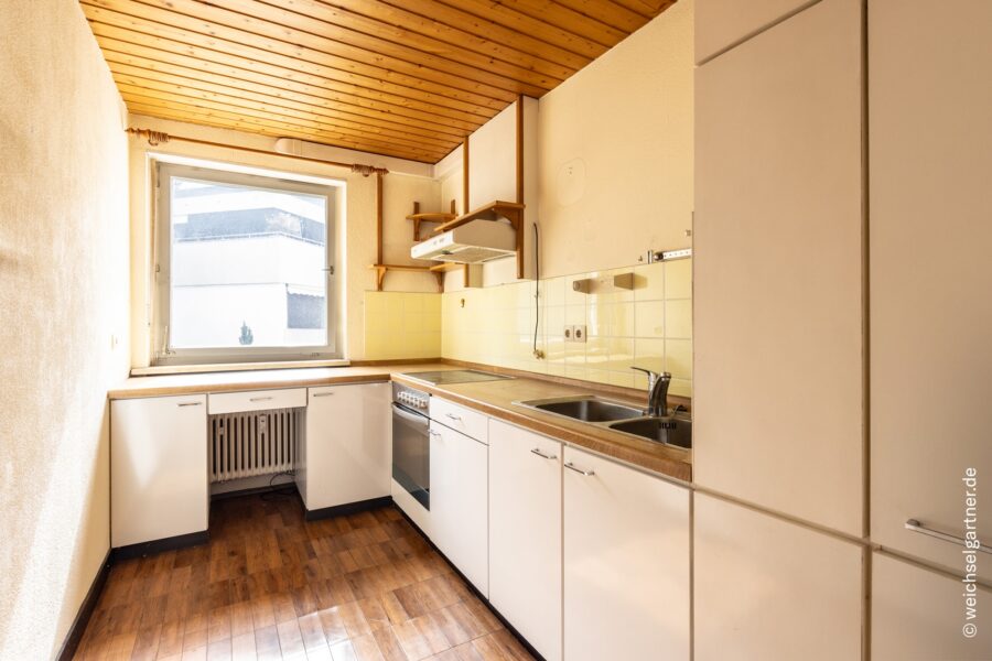 Bezugsfreie 3-Zimmer-Wohnung mit Balkon in ruhiger und zentraler Lage am Partnachplatz - Küche