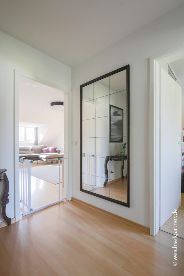 Eigentumswohnung in charmanter Wohnanlage - Großzügige Diele