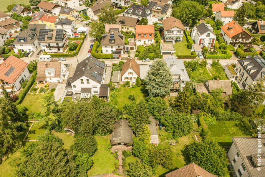 Attraktives Wohnbaugrundstück in guter, grüner und ruhiger Lage mit sonnigem Südwest-Garten - Drohnenaufnahme