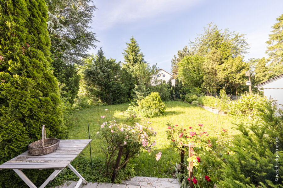 Attraktives Wohnbaugrundstück in guter, grüner und ruhiger Lage mit sonnigem Südwest-Garten - Blick in den herrlichen Garten