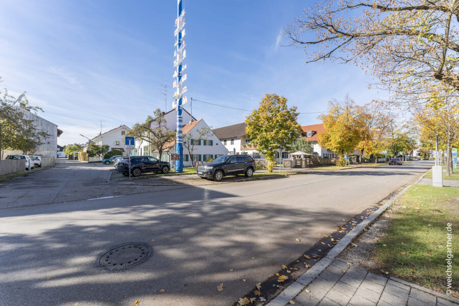 Rückwärtig gelegenes Baugrundstück in begehrter Wohnlage - Zufahrt in die Anliegerstraße