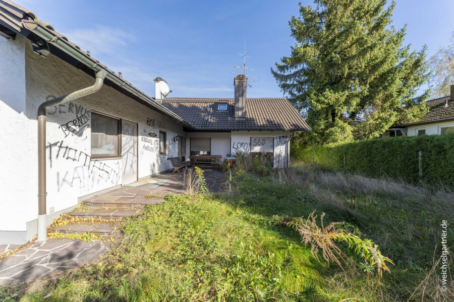 Rückwärtig gelegenes Baugrundstück in begehrter Wohnlage - Hohes Maß an Privatsphäre