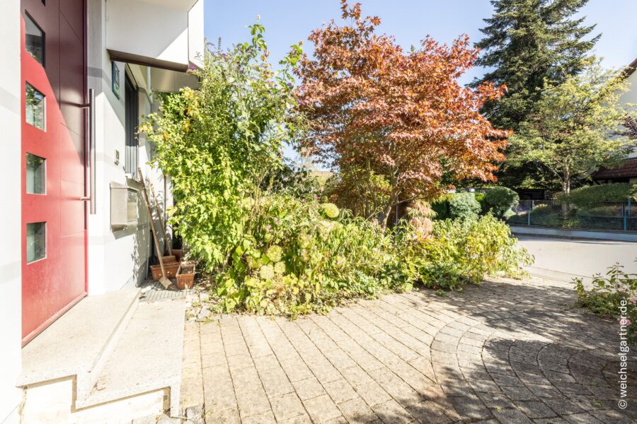 Energetisch saniertes Reihenhaus mit PV-Anlage und großem West-Garten - Vorgartenbereich