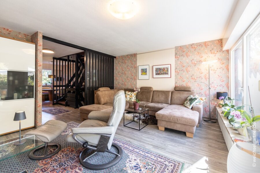 Energetisch saniertes Reihenhaus mit PV-Anlage und großem West-Garten - Wohnzimmer