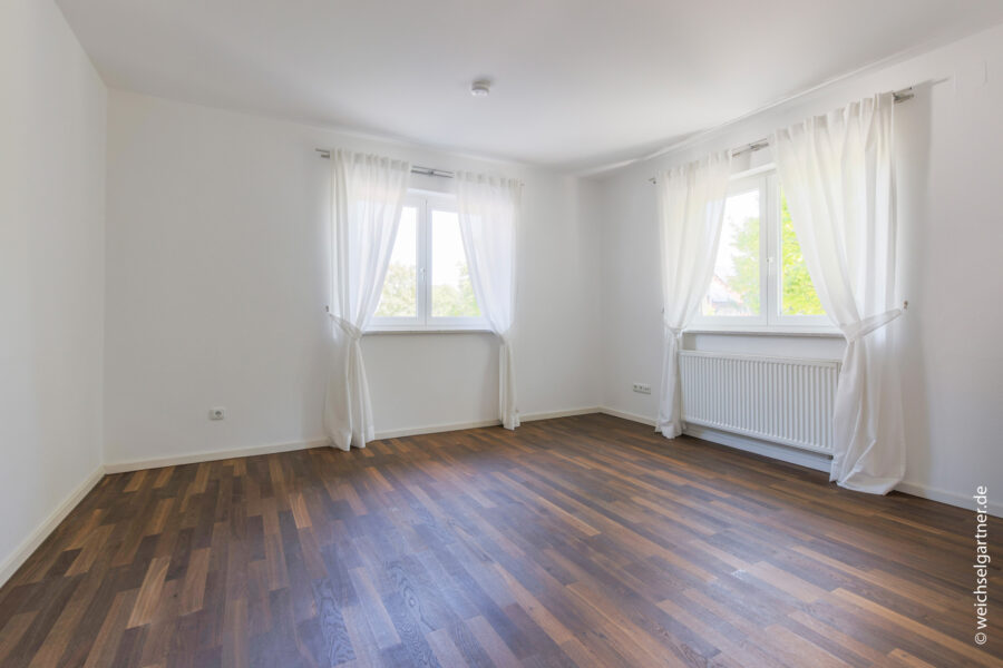 Großzügiges Einfamilienhaus auf herrlichem Grundstück - Arbeitszimmer im Obergeschoss