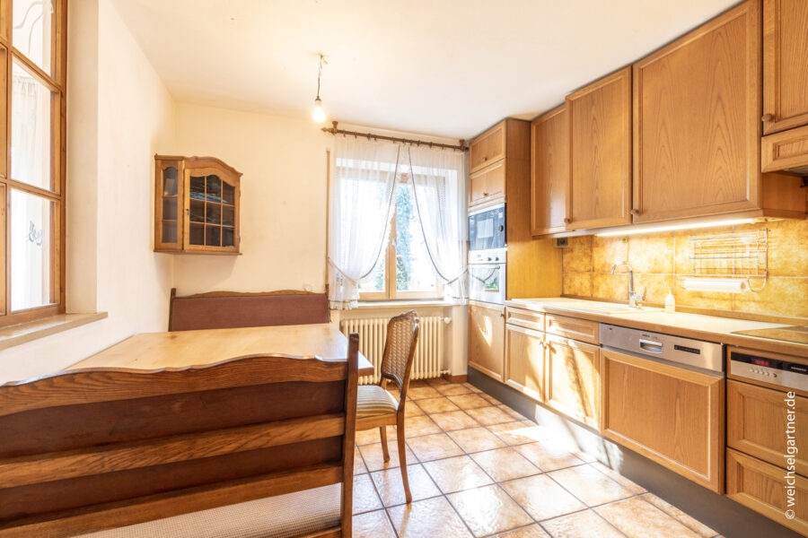 Erbbaurecht: Attraktive Doppelhaushälfte auf herrlichem Grundstück in ruhiger Wohnlage - Küche mit Essplatz
