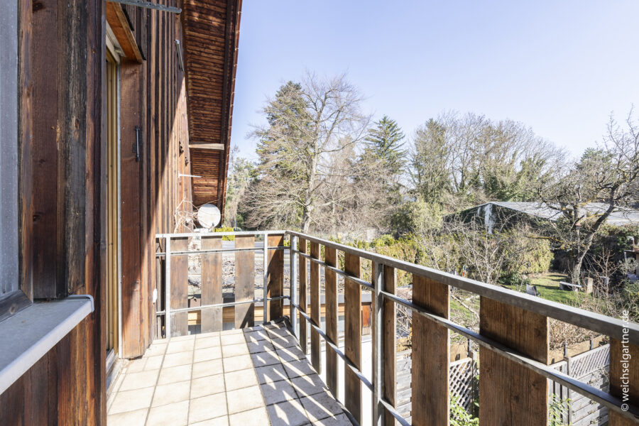 Erbbaurecht: Attraktive Doppelhaushälfte auf herrlichem Grundstück in ruhiger Wohnlage - Mit Ost-Balkon