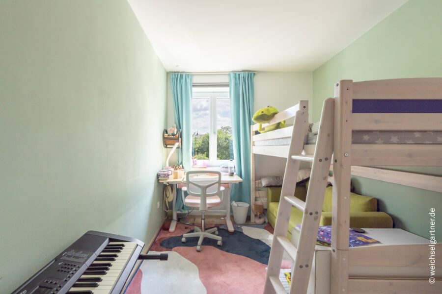 Modernisiertes Reihenmittelhaus mit schönem Westgarten in ruhiger Stichstraßenlage - Kinderzimmer