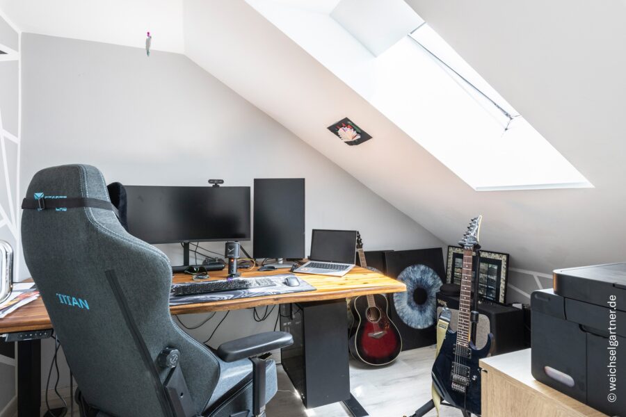 Modernisiertes Reihenmittelhaus mit schönem Westgarten in ruhiger Stichstraßenlage - Arbeitszimmer