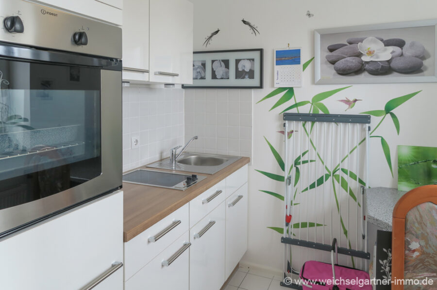 Schönes Appartement Nähe Flughafen - Küche mit Einbauküche