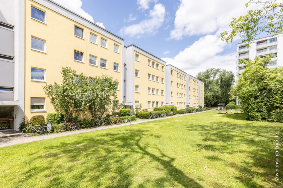 Direkt am Park: Charmante, bezugsfreie Eigentumswohnung mit Westbalkon und Blick ins Grüne - Ruhige Wohnlage