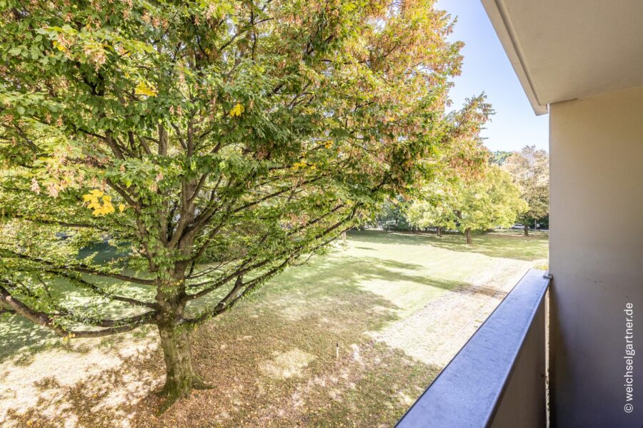 Sofort verfügbares Appartement mit geräumiger Süd-Loggia in beliebter Lage - Ausblick ins Grüne