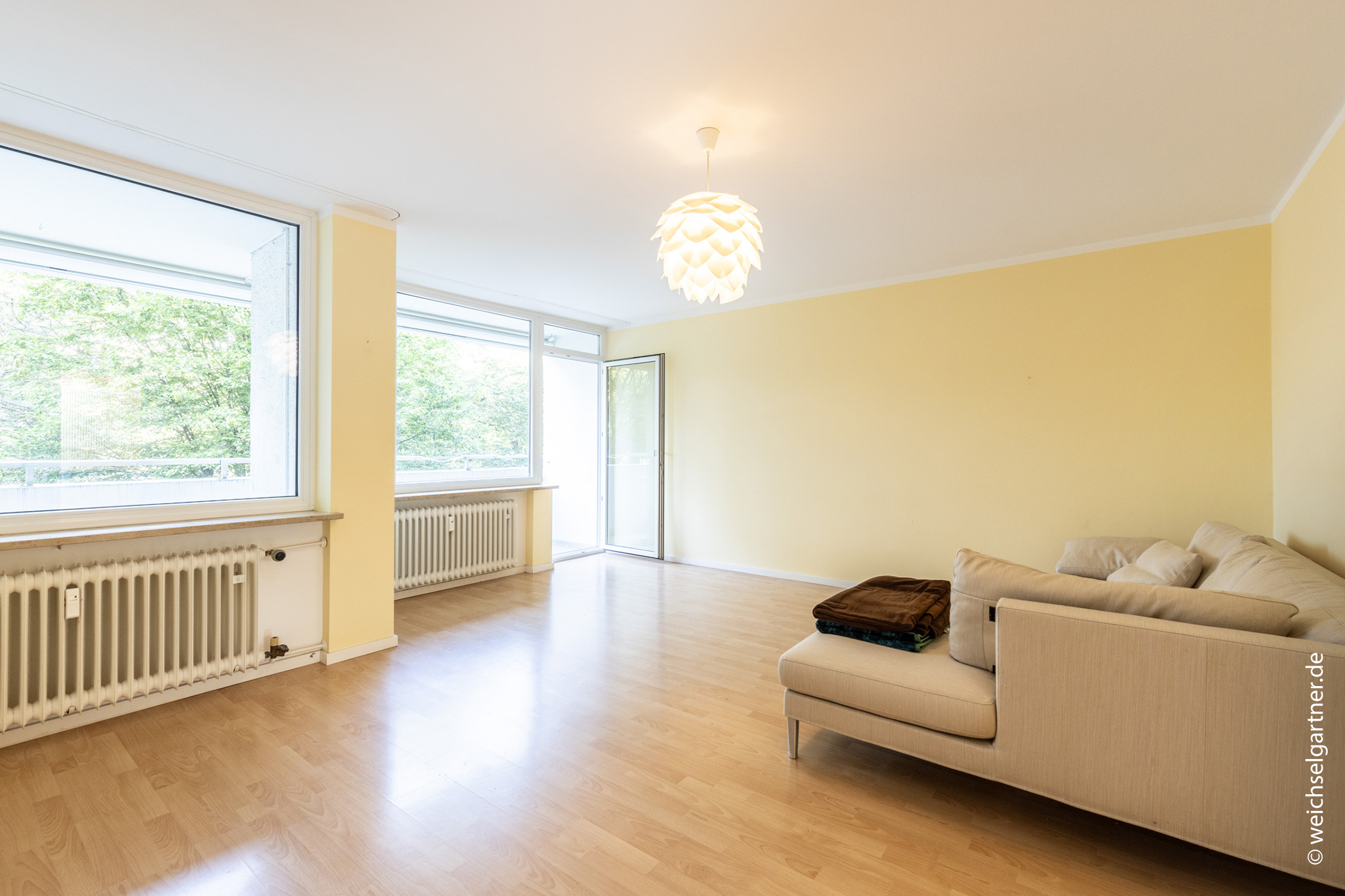 Ideal geschnittene und bezugsfreie Eigentumswohnung mit West-Loggia, 81927 München, Etagenwohnung