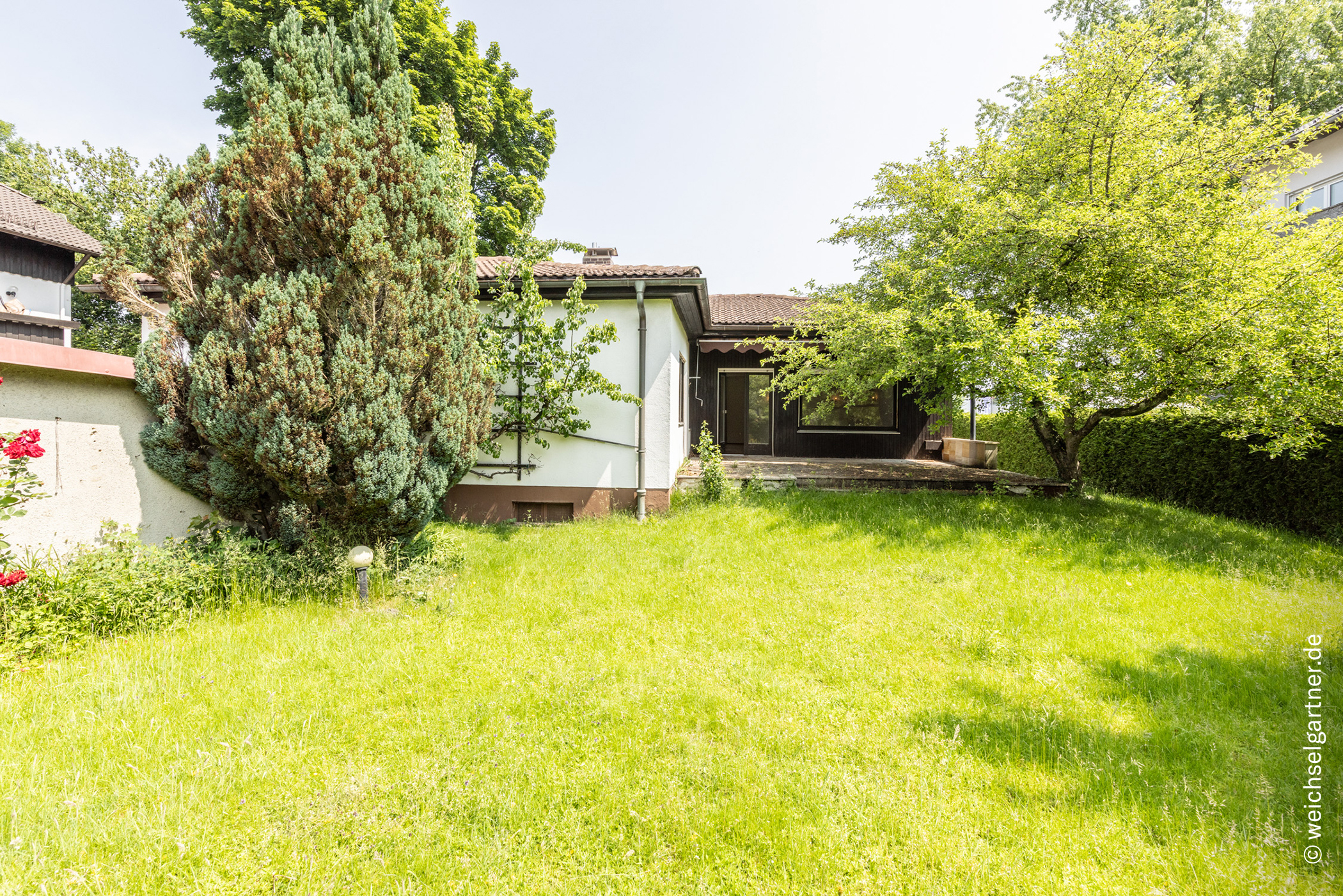 Großzügiges Bungalow-Einfamilienhaus mit sonnigem Südgarten, 83022 Rosenheim, Einfamilienhaus