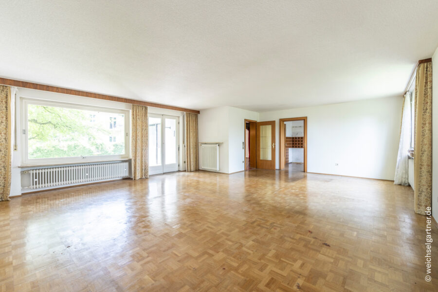 Großzügiges Bungalow-Einfamilienhaus mit sonnigem Südgarten - Großer Wohn-/Essbereich