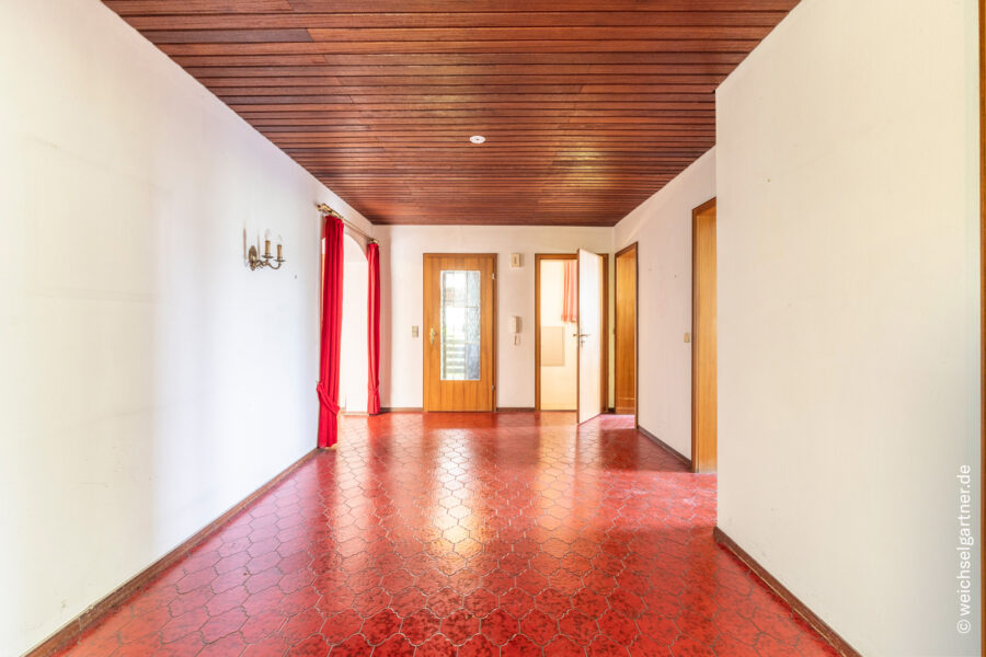 Großzügiges Bungalow-Einfamilienhaus mit sonnigem Südgarten - Diele