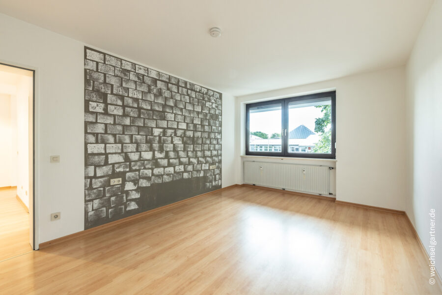 Bezugsfreie, geräumige und ruhige Wohnung mit top Infrastruktur und einer abschließbaren Garage - Schlafzimmer