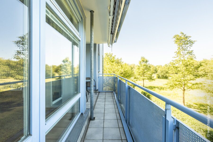 Freies, top gepflegtes Appartement mit West-Balkon und Blick ins Grüne direkt am Park - West-Balkon